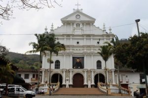 5570 Templo Parroquial Nuestra Senora De Chiquinquira 400x234