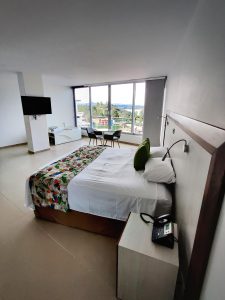 Habitación Kamari - Santorini Hotel - Guatapé