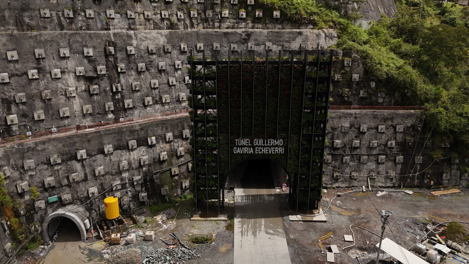 Túnel del Toyo Guillermo Gaviria Echeverri, en la vereda Buenos Aires parte alta a solo tres kilómetros del casco urbano. - Cañasgordas 2025