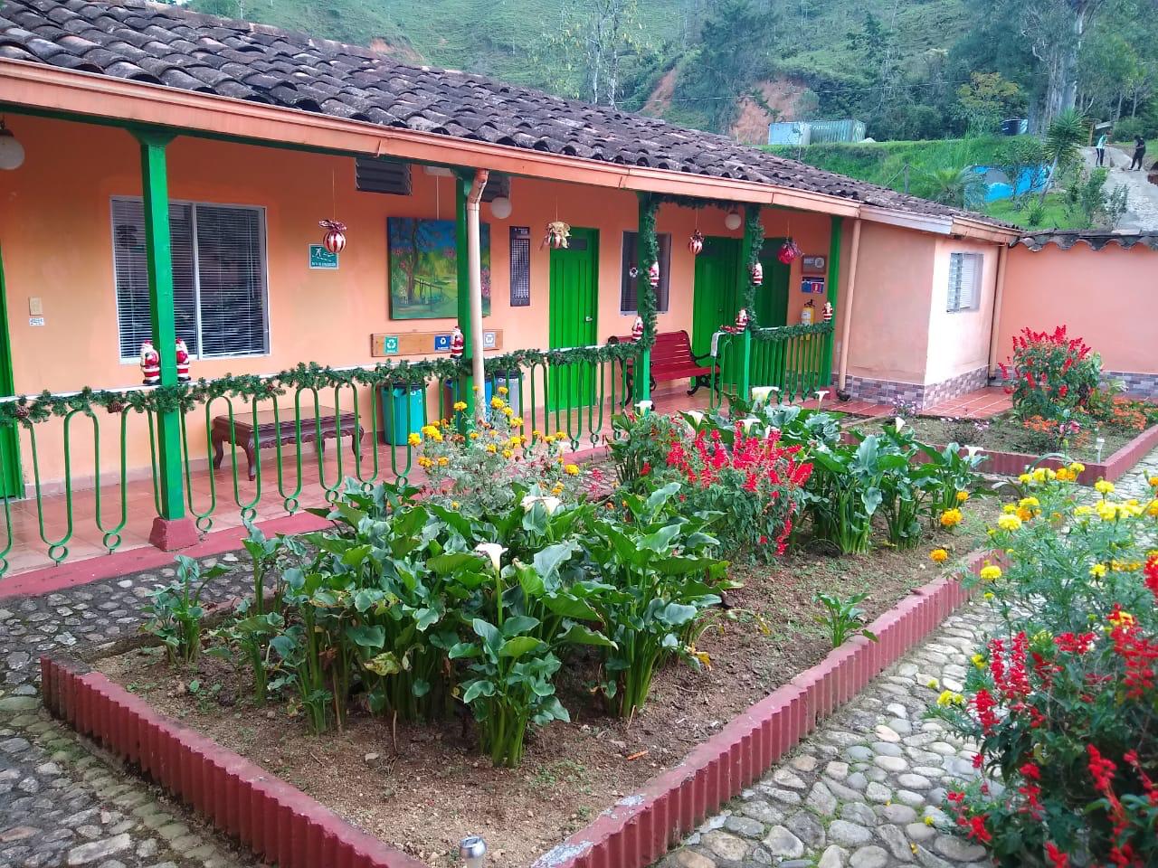 Finca Hotel El Corralito de Nico y Chela - Alejandría 2026 - J1